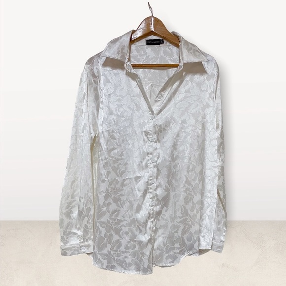 PrettyLittleThing Tops - Pretty Little Thing White Satin Jacquard print Floral button down shirt